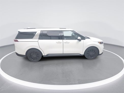 Used 2024 Kia Carnival SX Prestige image 8