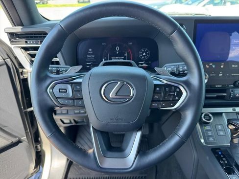 Used 2025 Lexus GX 550 AWD/4WD image 20