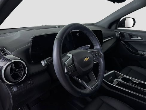 Used 2025 Chevrolet Equinox LT w/ Convenience Package II image 10