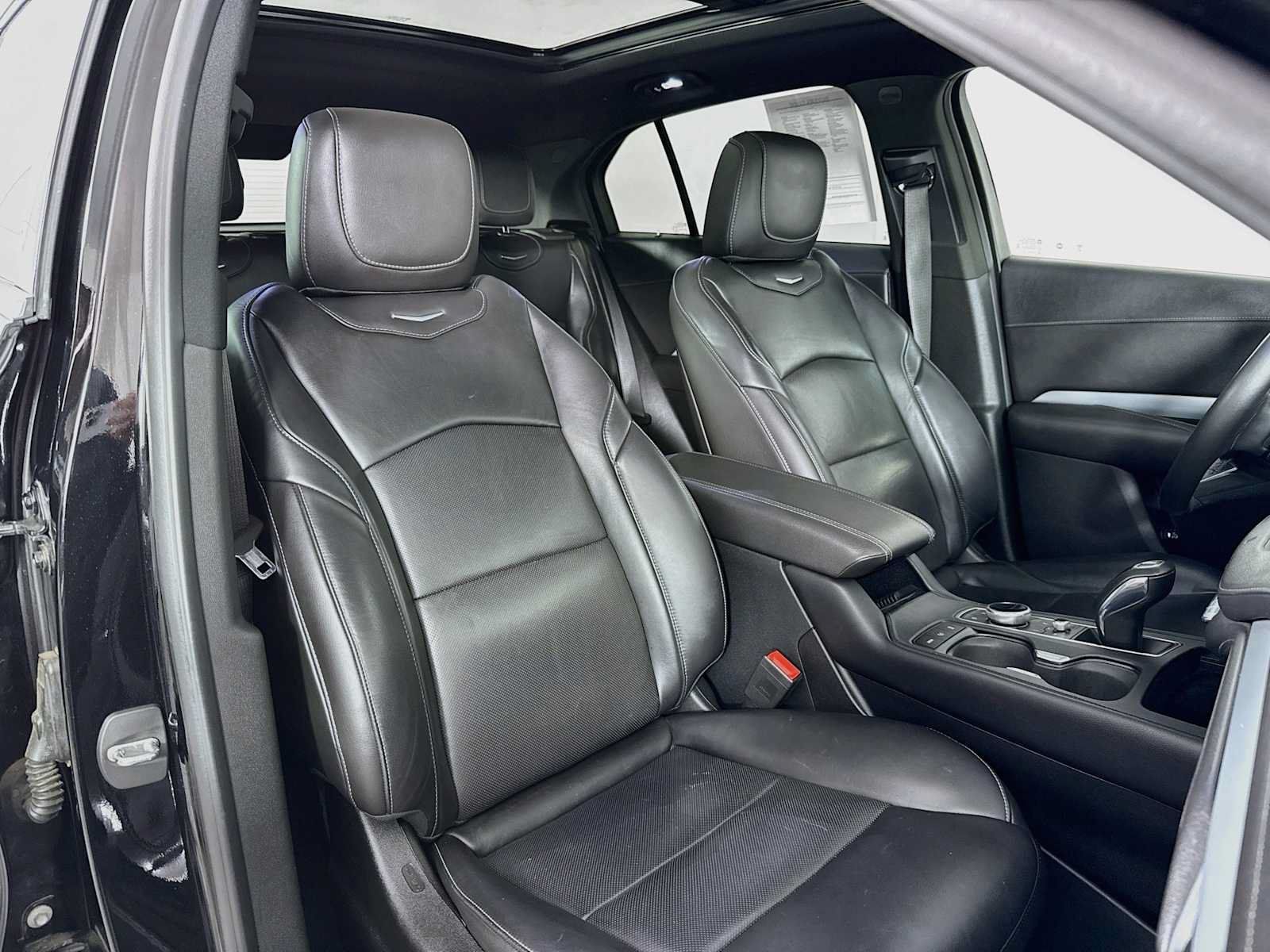 Used 2019 Cadillac XT4 Premium Luxury AWD/4WD image 24