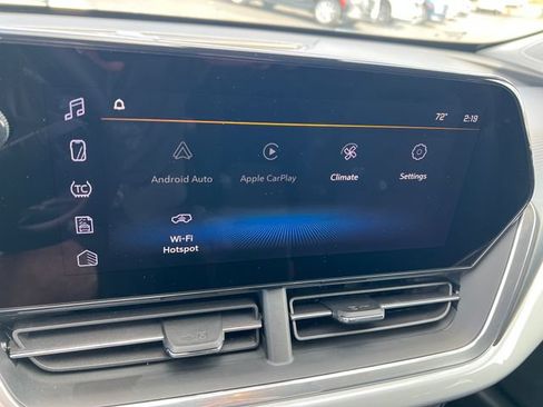 Certified 2025 Chevrolet Trax LT FWD image 18