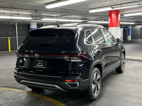New 2025 Volkswagen Taos SE image 6