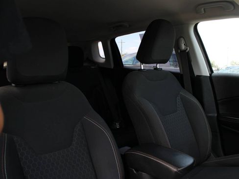 Used 2019 Jeep Compass Sport FWD image 14