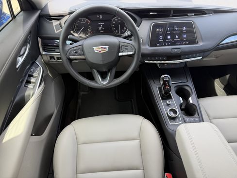 Certified 2023 Cadillac XT4 Luxury image 14