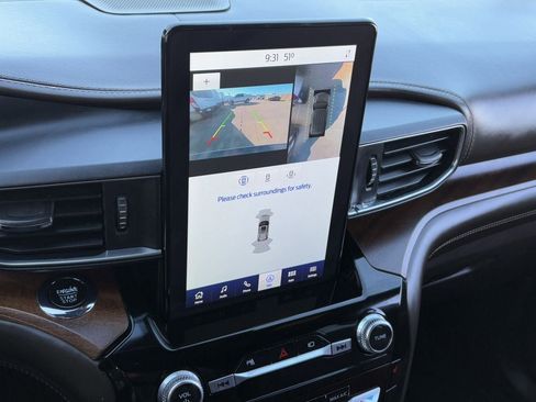 Used 2022 Ford Explorer King Ranch w/ Technology Package image 21