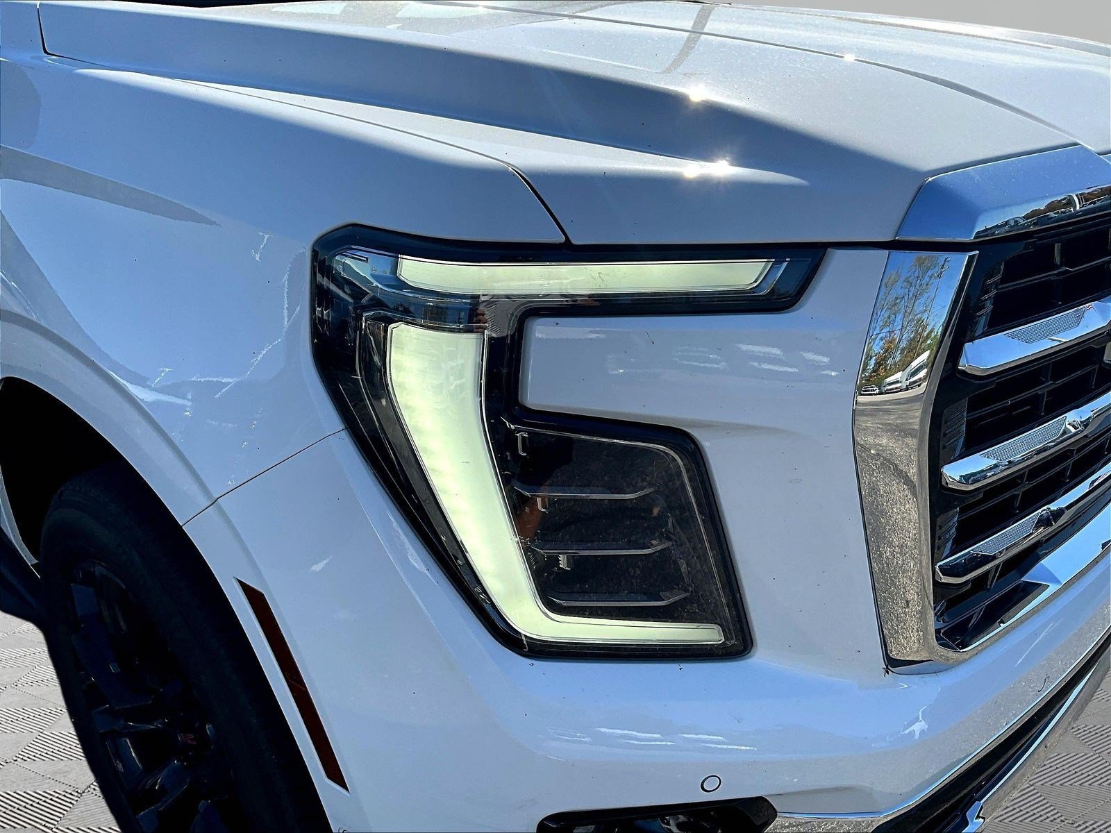 Used 2026 GMC Yukon Elevation w/ Elevation Premium Package AWD/4WD image 32