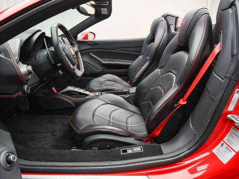 Used 2019 Ferrari 488 Spider Rosso Corsa image 17