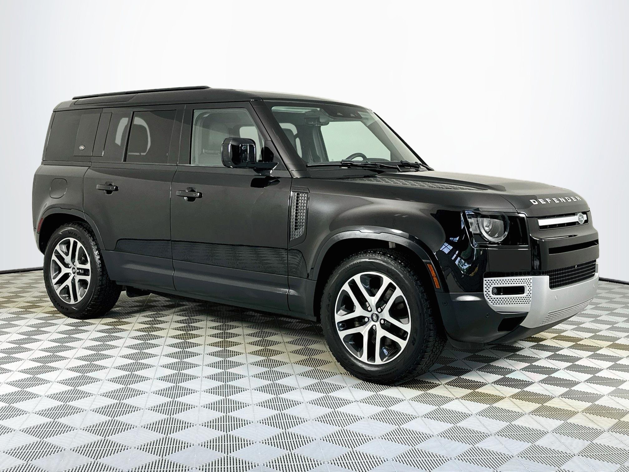 Certified 2024 Land Rover Defender 110 S AWD/4WD image 3
