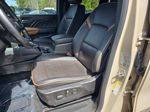 Used 2023 GMC Canyon AT4 w/ AT4 Premium Package AWD/4WD image 15