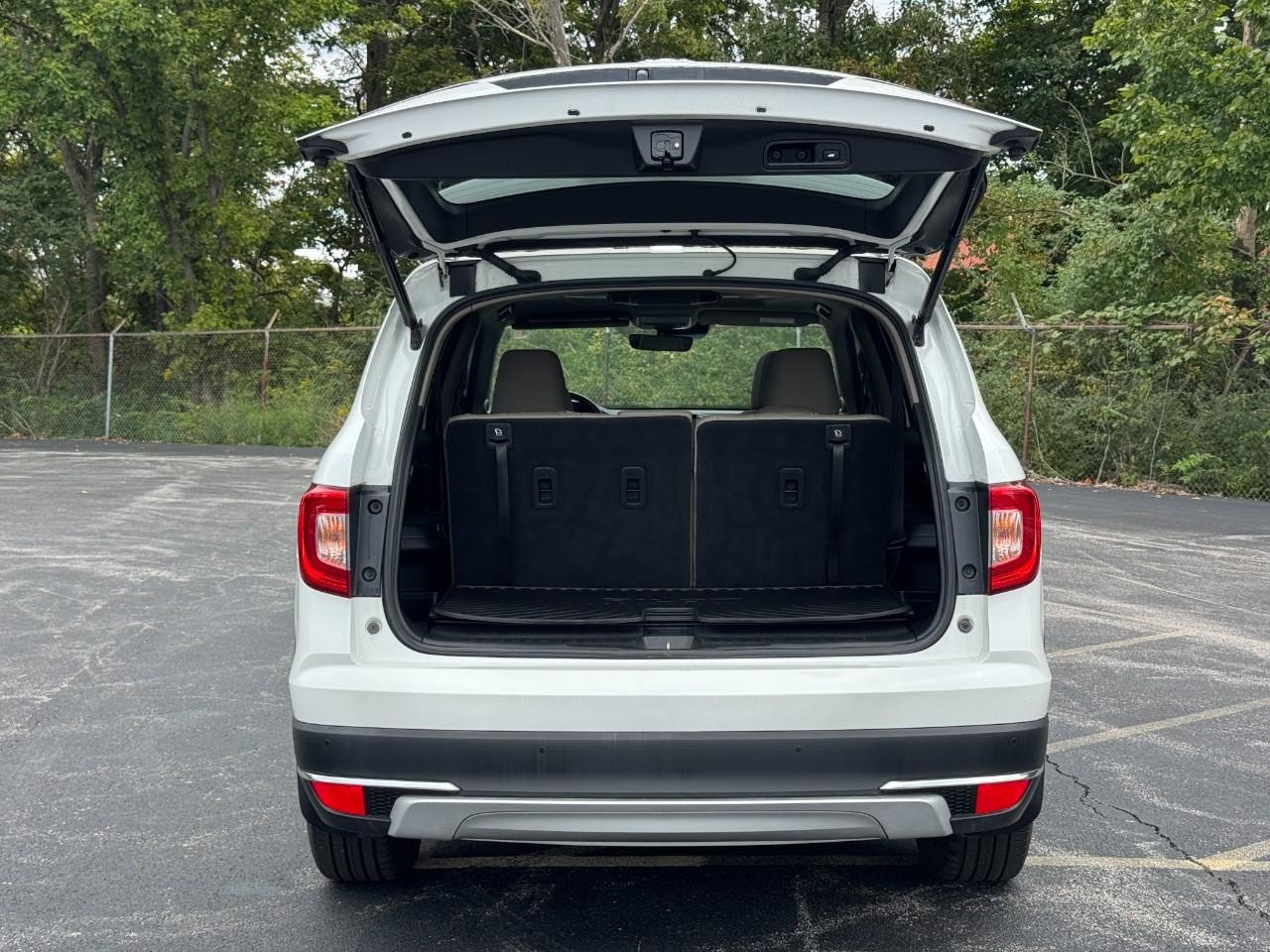 Used 2020 Honda Pilot Touring image 6