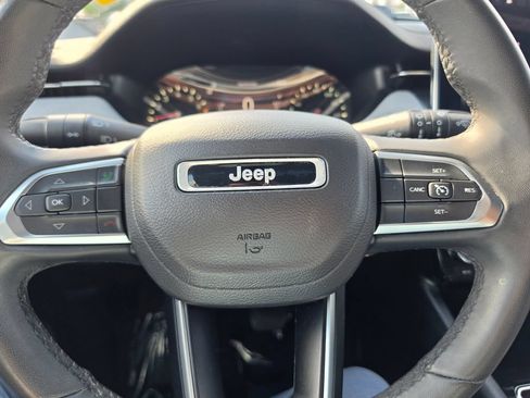 Used 2024 Jeep Compass Latitude AWD/4WD image 17
