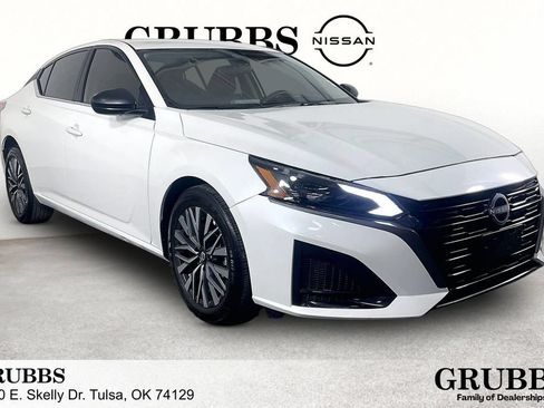 Used 2026 Nissan Altima 2.5 SV AWD/4WD image 1