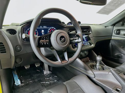 Used 2023 Nissan Z w/ Floor Mat Package (L93) RWD image 9