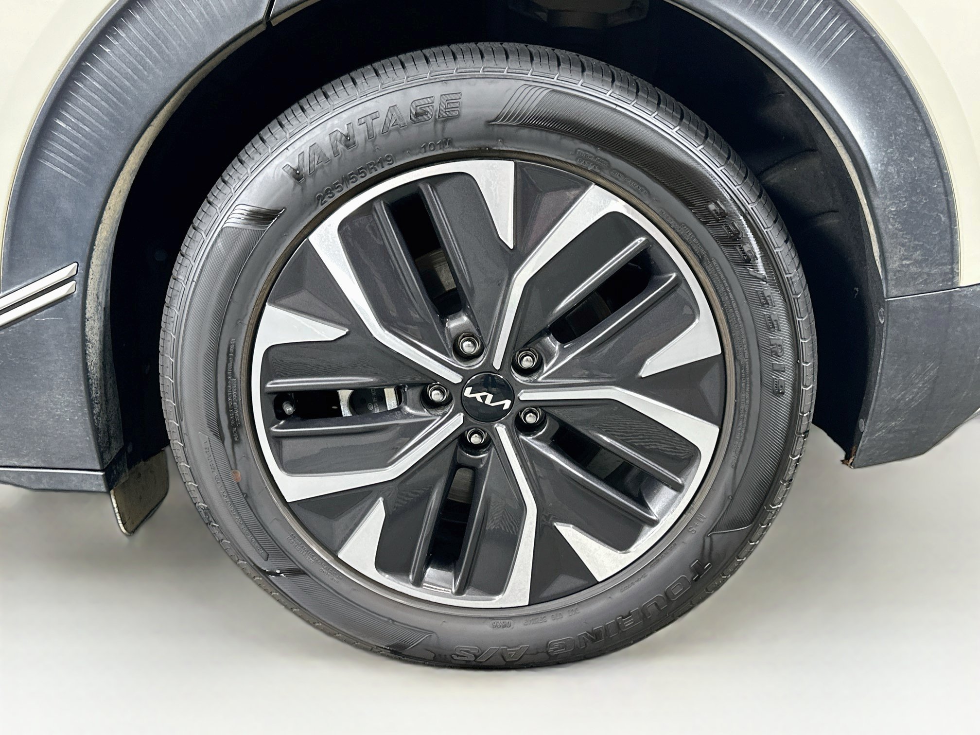 Used 2024 Kia EV6 Light RWD image 11