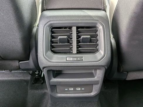 New 2026 Volkswagen Taos SE image 30