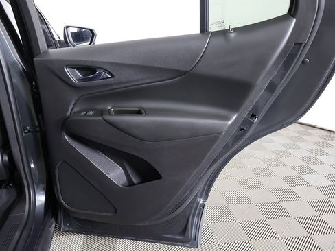 Used 2020 Chevrolet Equinox LT w/ Driver Convenience Package image 24