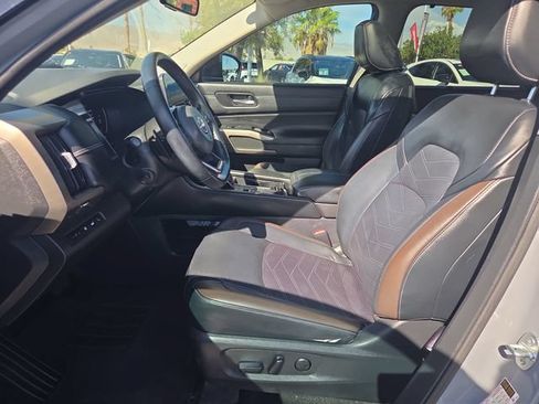 Certified 2023 Nissan Pathfinder Platinum AWD/4WD image 14