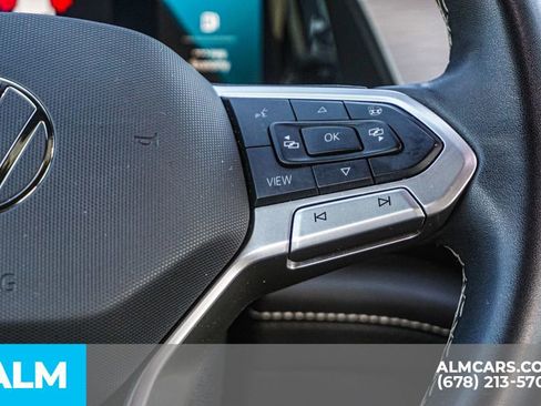 Used 2024 Volkswagen Atlas Cross Sport SE image 30