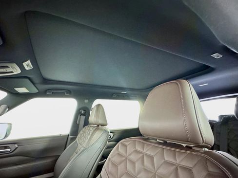 New 2026 Nissan Armada Platinum image 14