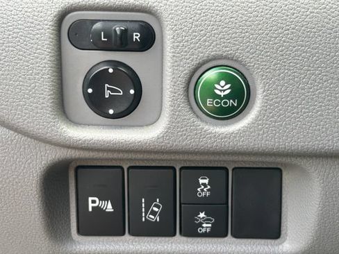 Used 2018 Honda Pilot Touring image 24