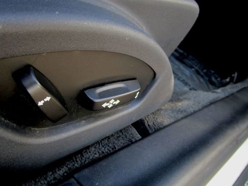 Used 2015 Volvo V60 T5 Cross Country w/ Convenience Package image 29