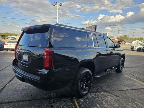 Used 2019 Chevrolet Suburban LT AWD/4WD image 5