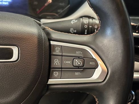 Used 2022 Jeep Compass Limited w/ Sun and Sound Group AWD/4WD image 12