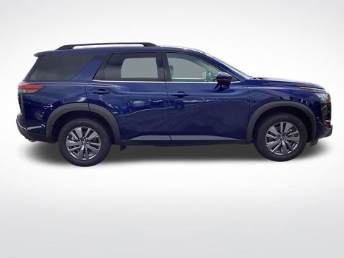 Used 2025 Nissan Pathfinder SV AWD/4WD image 10