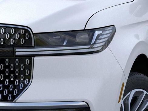 New 2026 Lincoln Navigator Reserve image 18