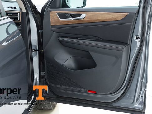 Used 2025 Volkswagen Atlas SE w/ Panoramic Sunroof Package FWD image 72