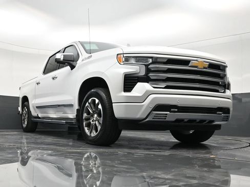 Used 2024 Chevrolet Silverado 1500 High Country AWD/4WD image 26
