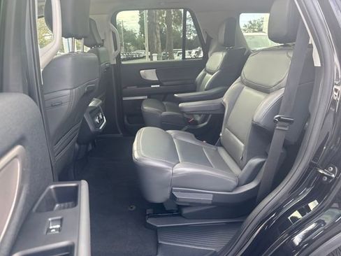 Used 2025 Ford Expedition Active image 27