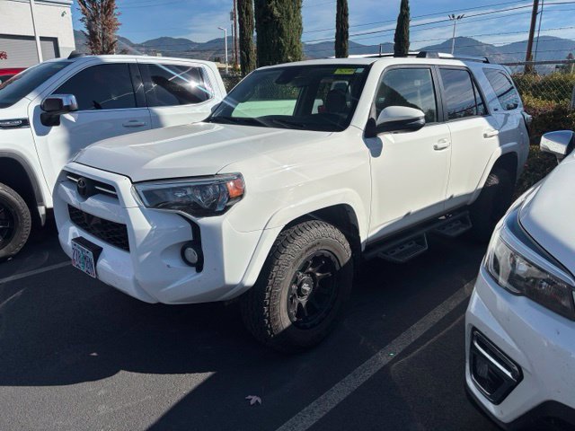 Certified 2020 Toyota 4Runner SR5 Premium w/ Moonroof Package AWD/4WD image 5