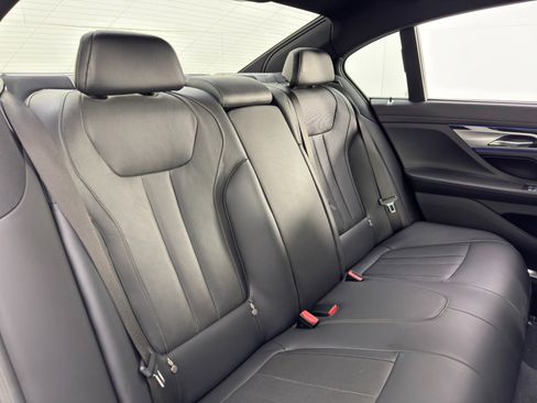 Used 2020 BMW 750i xDrive 750i xDrive w/ Executive Package image 43