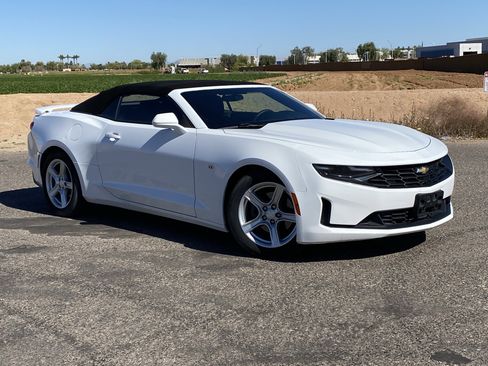 Used 2020 Chevrolet Camaro LT image 31