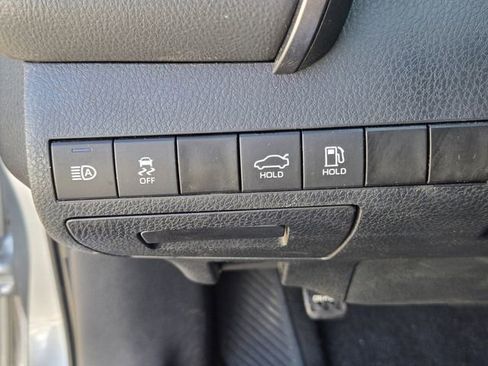 Used 2024 Toyota Camry SE image 21