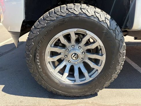 Used 2019 GMC Sierra 2500 Denali w/ Duramax Plus Package AWD/4WD image 9