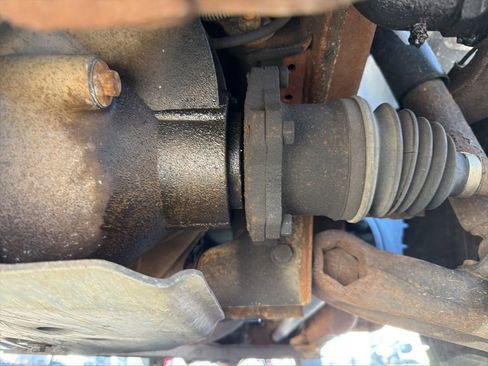 Used 2004 Chevrolet Silverado 2500 LT w/ Skid Plate Package image 30