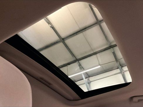 Used 2020 Ford Fusion SE w/ Equipment Group 151A image 21