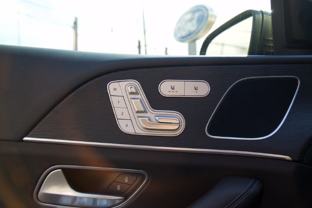 Used 2025 Mercedes-Benz GLE 350 4MATIC image 17