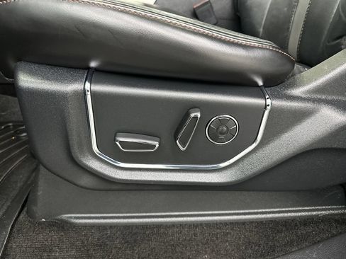 Used 2018 Ford F150 Platinum w/ Equipment Group 701A Luxury AWD/4WD image 10