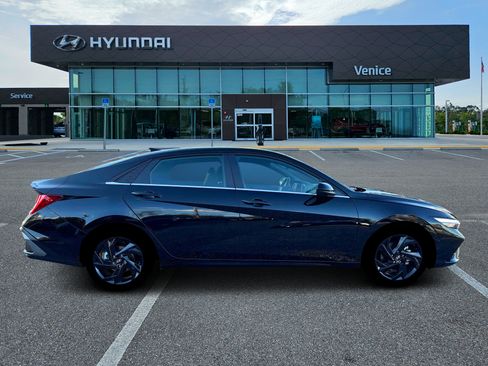 New 2026 Hyundai Elantra SEL Sport FWD image 28