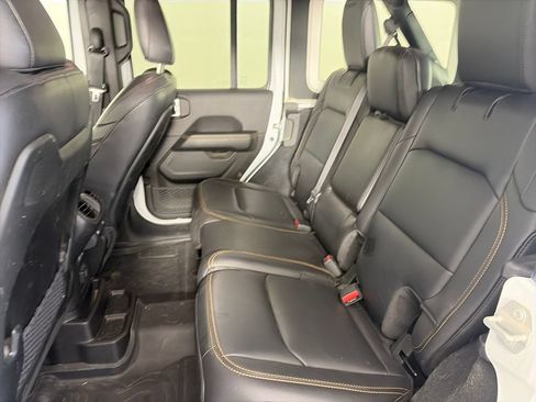 Used 2024 Jeep Wrangler Unlimited Sahara AWD/4WD image 13
