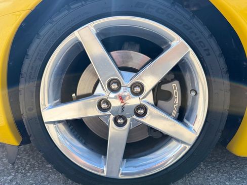 Used 2006 Chevrolet Corvette Convertible w/ Preferred Equipment Group RWD image 17