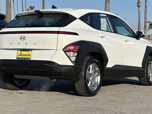 Certified 2026 Hyundai Kona SE image 4