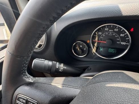 Used 2013 Jeep Wrangler Unlimited Rubicon w/ Connectivity Group AWD/4WD image 27