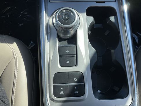 Used 2022 Ford Explorer XLT image 24