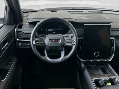 Used 2025 GMC Acadia Elevation image 18