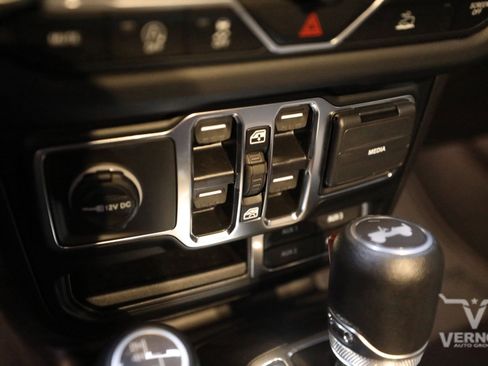 New 2024 Jeep Wrangler Sahara w/ Technology Group image 29