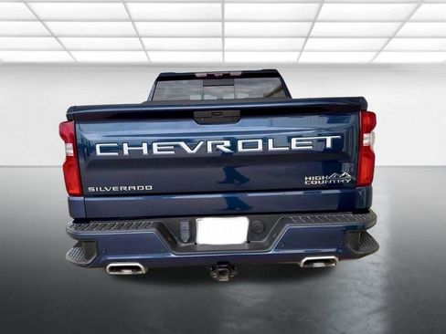 Used 2021 Chevrolet Silverado 1500 High Country w/ Technology Package RWD image 3